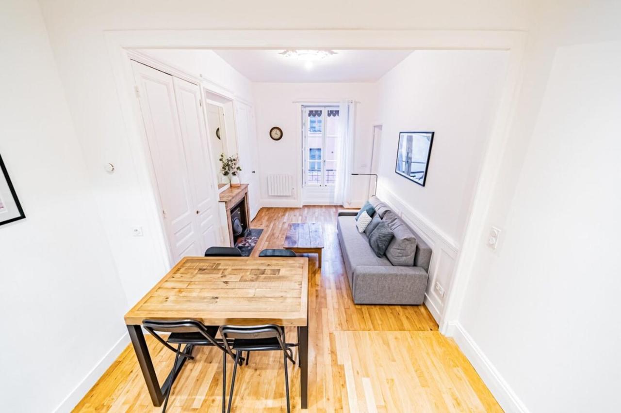Aapartment With Character Parquet Flooring Fireplace - Charpennes วีเลอร์บาน ภายนอก รูปภาพ